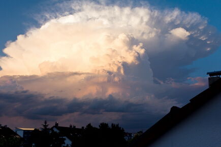 Wie gross Gewitterwolken anwachsen und wie lange sie im Laufe ihrer Zugbahn bestehen bleiben, ist nur schwer und kurzfristig vorhersehbar